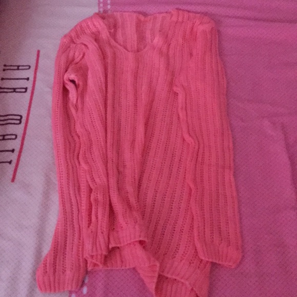 Thin sweater and suspenders - Picture 3 of 3